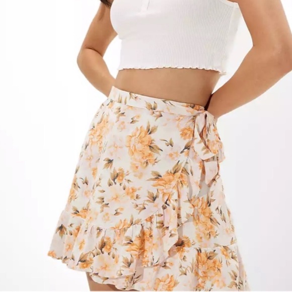 American Eagle Outfitters Dresses & Skirts - NWT American Eagle Faux wrap mini skirt